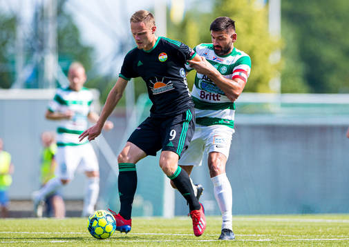 Dalkurds Simon Alexandersson och Västerås Ilir Berisha