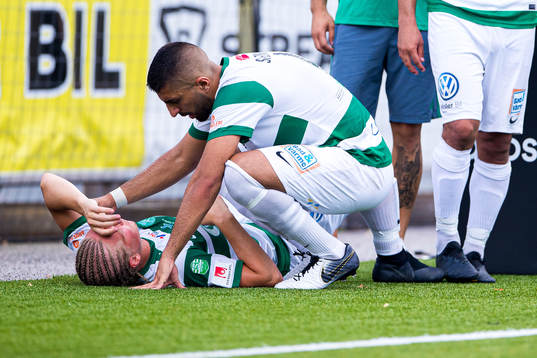 Västerås Douglas Karlberg har skadat sig i situationen