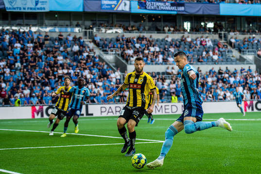 Djurgårdens Haris Radetinac och Häckens Joona Toivio