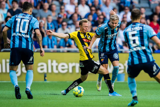 Häckens Adam Andersson och Djurgårdens Jonathan Ring