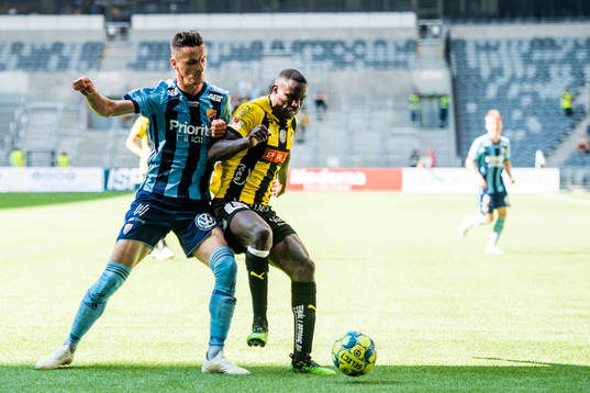 Djurgårdens Haris Radetinac och Häckens Godswill Ekpolo
