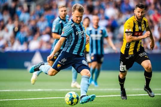 Djurgårdens Jacob Une Larsson gör 1-0