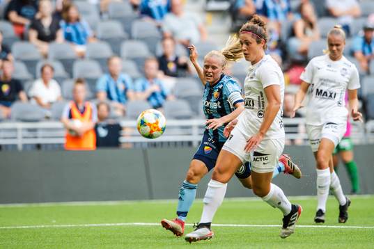 Djurgårdens Mia Jalkerud och Eskilstunas Eskilstunas