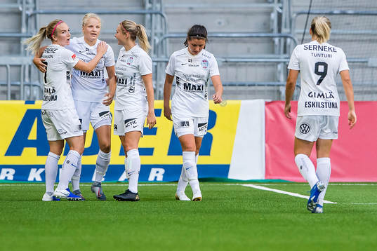Eskilstunas Kaisa Collin jublar med lagkamrater