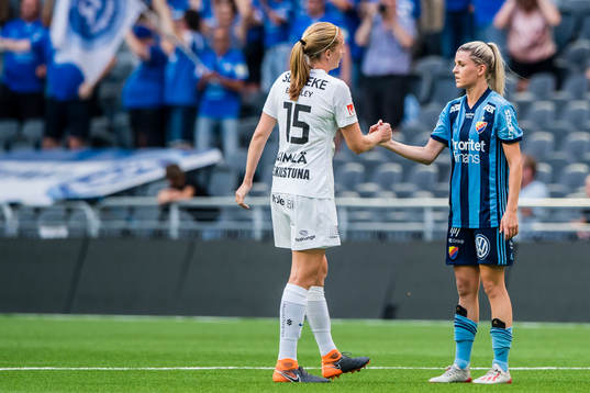 Eskilstunas Vaila Barsley och Djurgårdens Olivia Schough