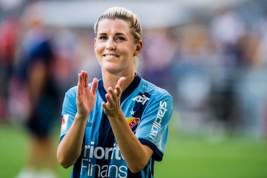 Djurgårdens Olivia Schough tackar publiken