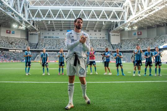 Djurgårdens målvakt Tommi Vaiho jublar