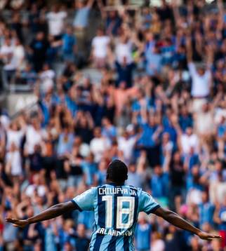 Djurgårdens Edward Chilufya jublar