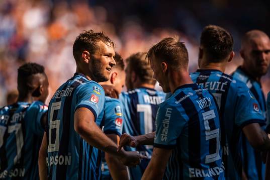 Djurgårdens Jesper Karlström jublar med Elliot Käck
