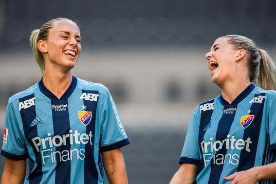 Djurgårdens Petronella Ekroth och Olivia Schough