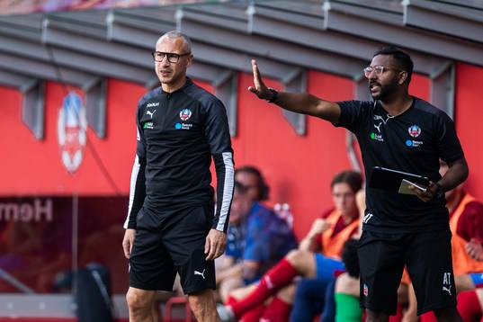 Helsingborgs tränare Henrik Larsson och assisterande