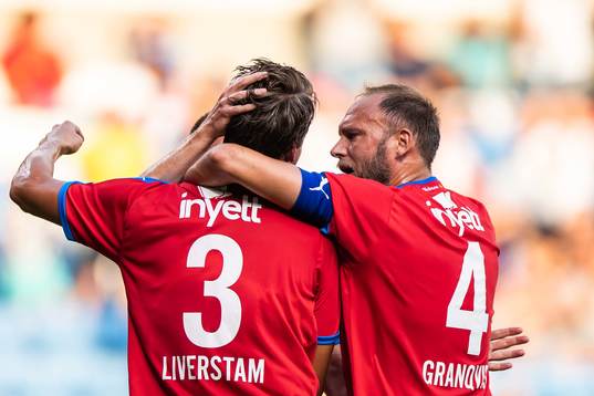 Helsingborgs Fredrik Liverstam jublar med Andreas Granqvist