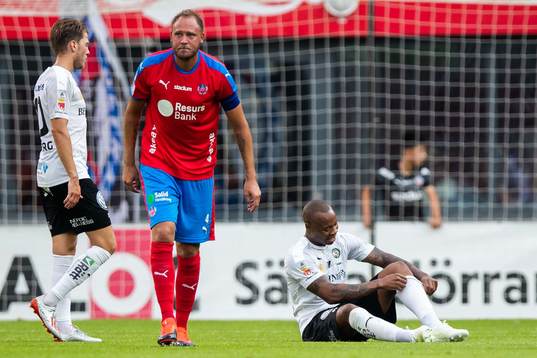 Örebros Carlos Strandberg har ont