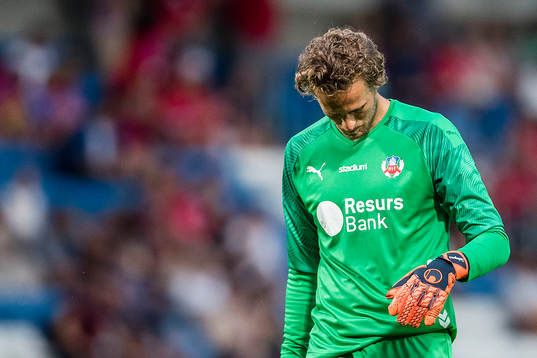 Helsingborgs målvakt Anders Lindegaard deppar