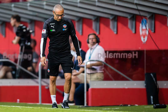 Helsingborgs tränare Henrik Larsson deppar