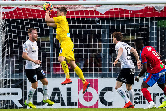 Örebros målvakt Oscar Jansson