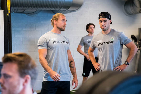 Rögles fystränare Erik Olsson och Kodie Curran