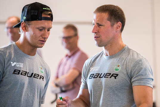 Rögles Daniel Bertov och tränare Cam Abbott