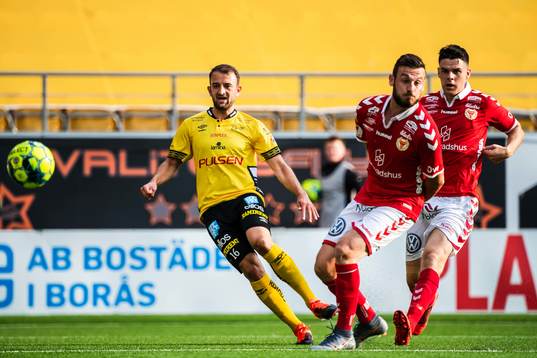 Elfsborgs Robert Gojani och Kalmars Fidan Aliti