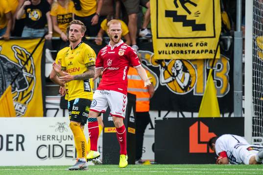 Kalmars Nils Fröling jublar