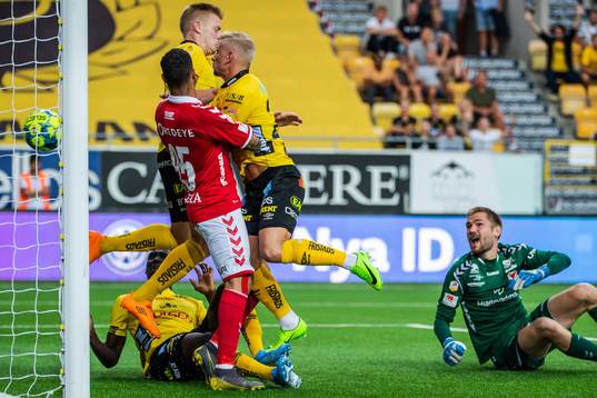 Elfsborgs Per Frick gör 1-1