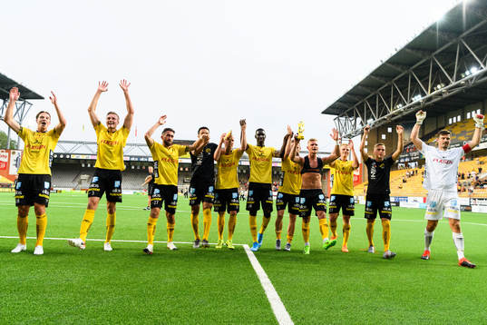 Elfsborgs spelare tackar supportrarna