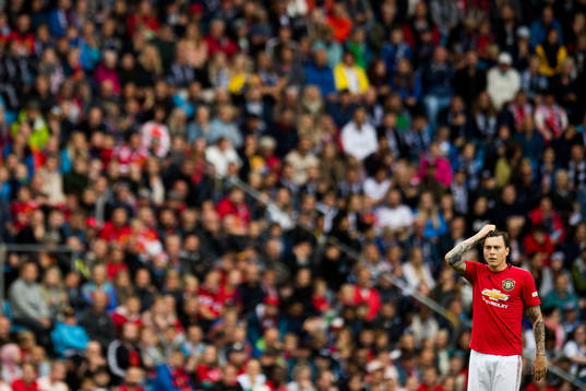 Victor Lindelöf of Manchester United looks dejected