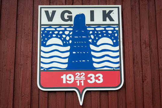 Skylt med Vittsjö GIKs klubbmärke på