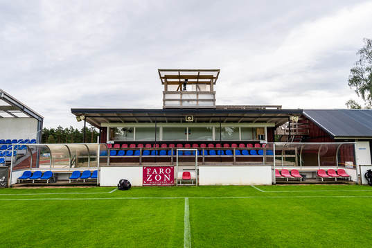 Generell vy över avbytarbänkarna på Vittsjö Idrottspark