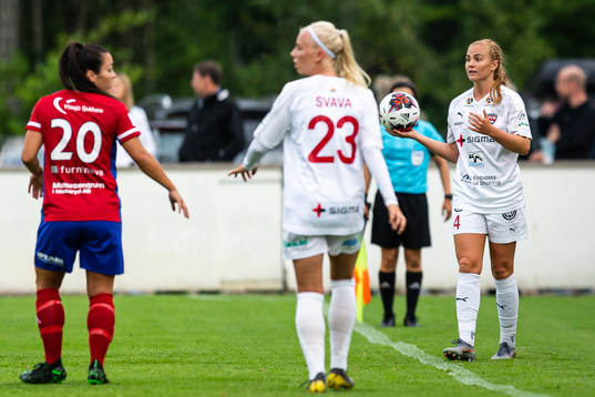 Rosengårds Glodis Perla Viggosdottir med inkast