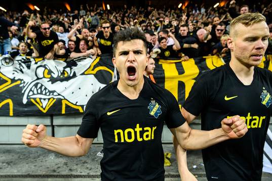 Tarik Elyounoussi of AIK celebrates