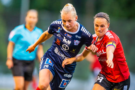 Linköpings Stina Blackstenius och Limhamn Bunkeflos Erin