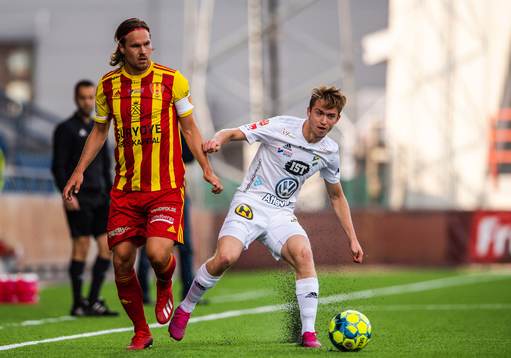 Östers Carl Johansson  och Syrianskas Sebastian Rajalakso