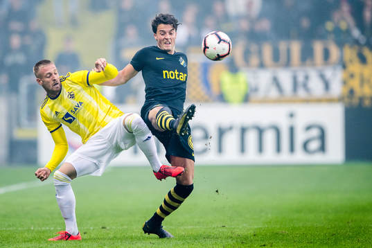 Andrej Kotnik of Maribor and Daniel Granli of AIK