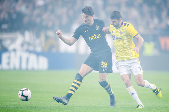 Daniel Granli of AIK and Rok Kronaveter of Maribor
