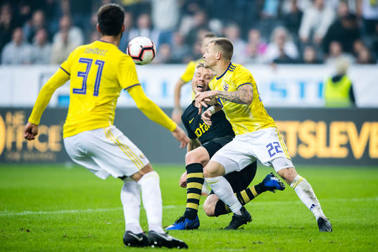 Kolbeinn Sigthorsson of AIK and Martin Milec  of Maribor