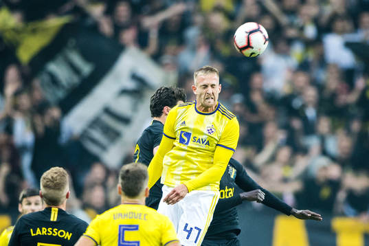 Andrej Kotnik of Maribor and Daniel Granli and Enoch Kofi
