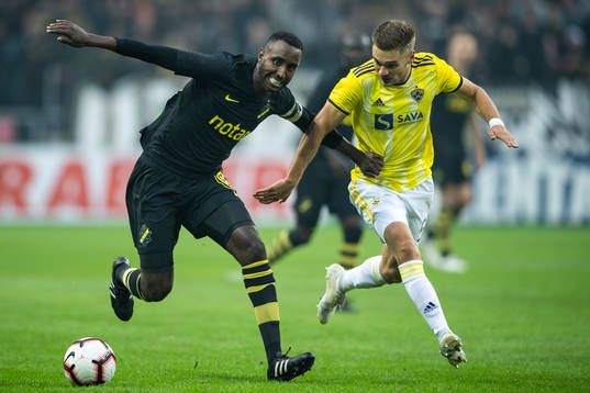 Henok Goitom of AIK and Blaz Vrhovec of Maribor
