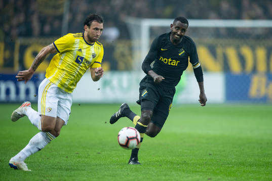 Spiro Pericic of Maribor and Henok Goitom of AIK