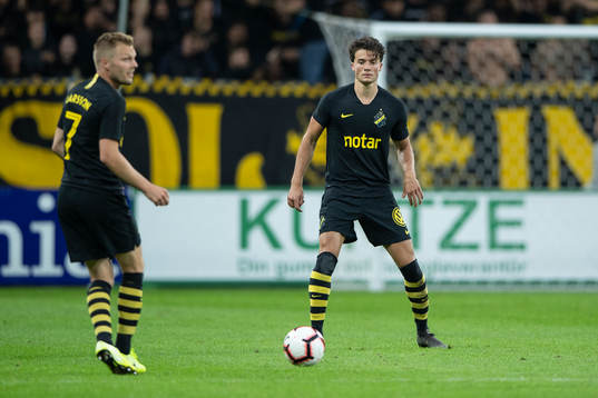 Sebastian Larsson and Daniel Granli of AIK