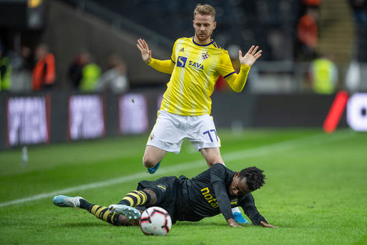 Rudi Vancas Pozeg of Maribor and Heradi Rashidi of AIK