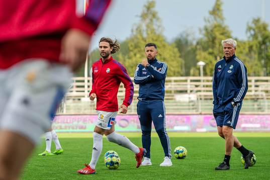 Östers tränare Dennis Velic och assisterande Karl Gunnar
