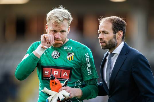 Goalkeeper Peter Abrahamsson and head coach Andreas Alm of