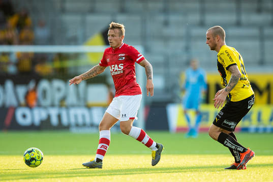 Jordy Clasie of AZ Alkmaar and Alexander Faltsetas of