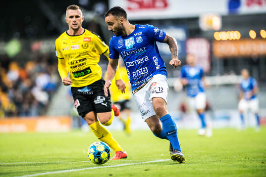 Norrbys Richard Yarsuvat  och Mjällbys Hampus Holgersson