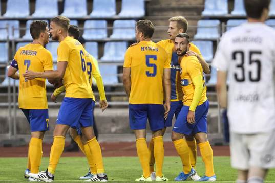 Sead Haksabanovic of IFK Norrköping celebrate with