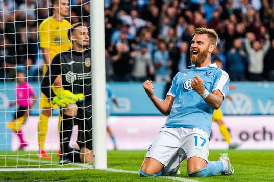 Rasmus Bengtsson of Malmö FF celebrates