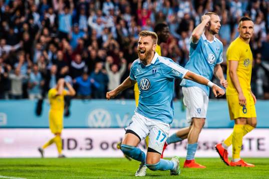Rasmus Bengtsson of Malmö FF celebrates