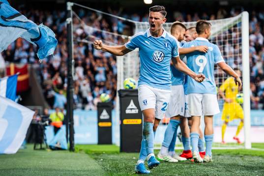 Marcus Antonsson of Malmö FF celebrates