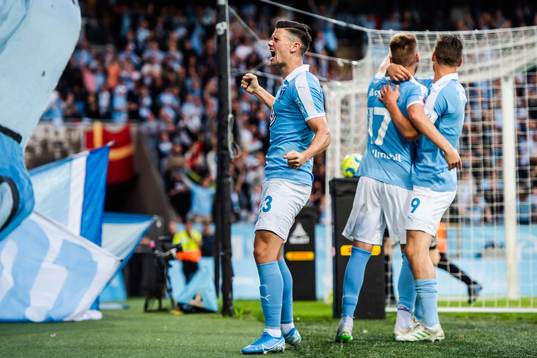 Marcus Antonsson of Malmö FF celebrates